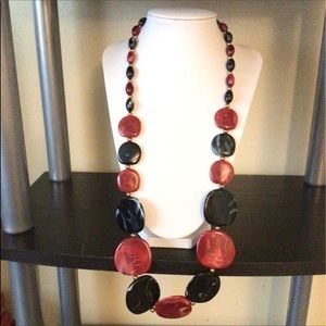 NEW.Coiris. Long Acrylic Black Burgundy Necklace.